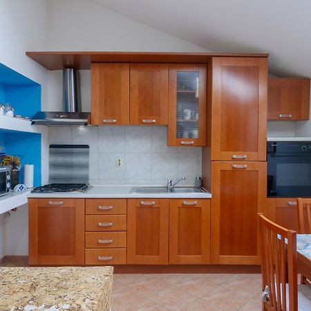 Amu Apartment Pola Esterno foto