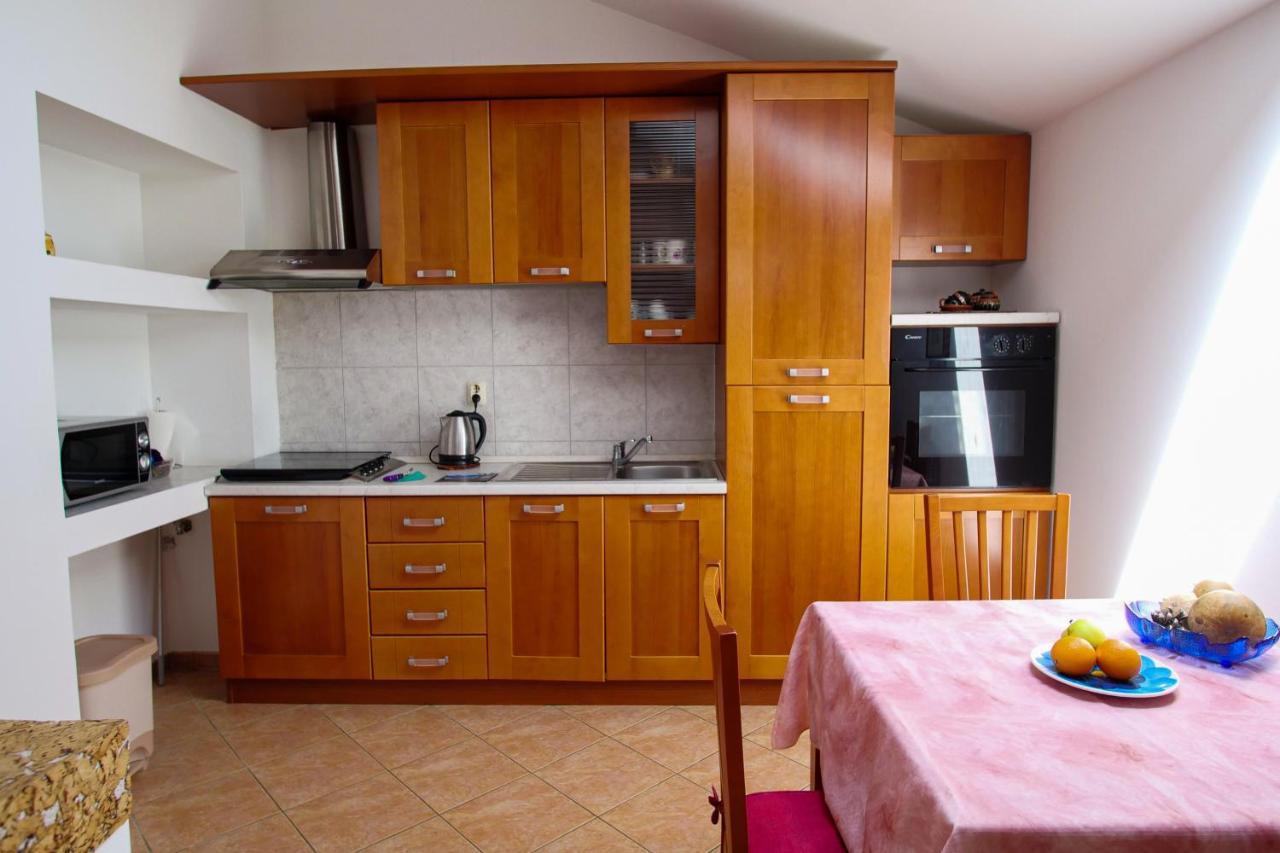 Amu Apartment Pola Esterno foto